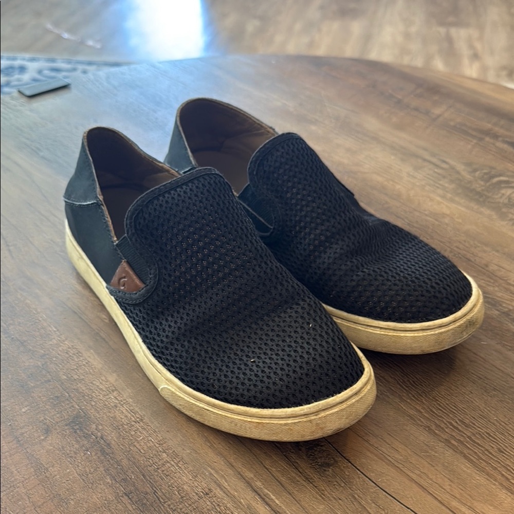 OluKai Black and Tan Loafers Slip-On Shoes